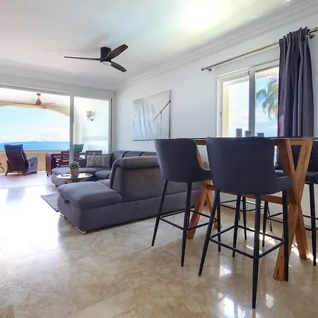 Apartamento En Playa Del Cristo Estepona