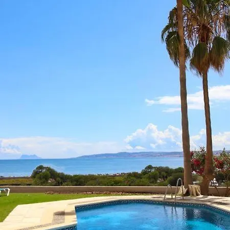 En Playa Del Cristo Appartement Estepona